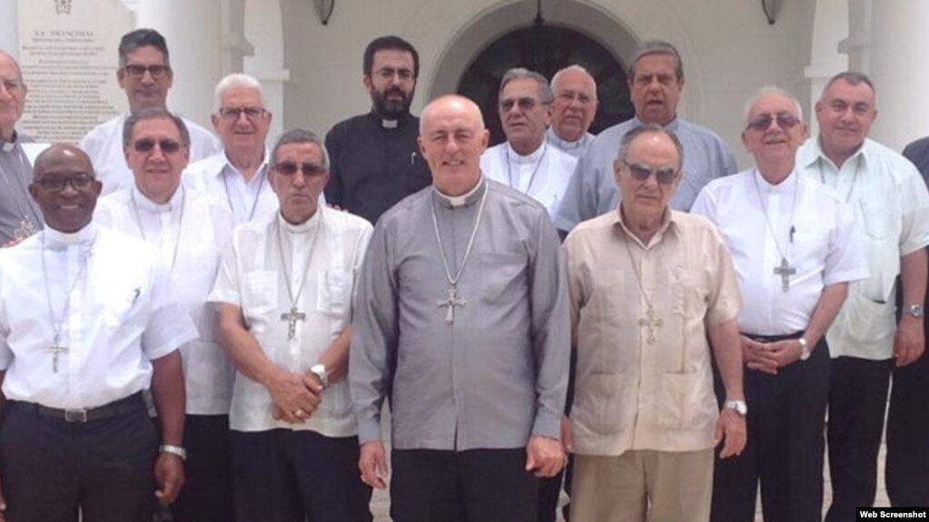 Obispos cubanos.
