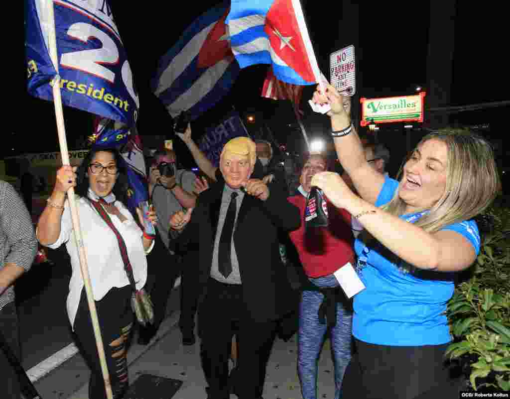 Cubanos se manifiestan dando la victoria a la reelecci&#243;n de Donald Trump.