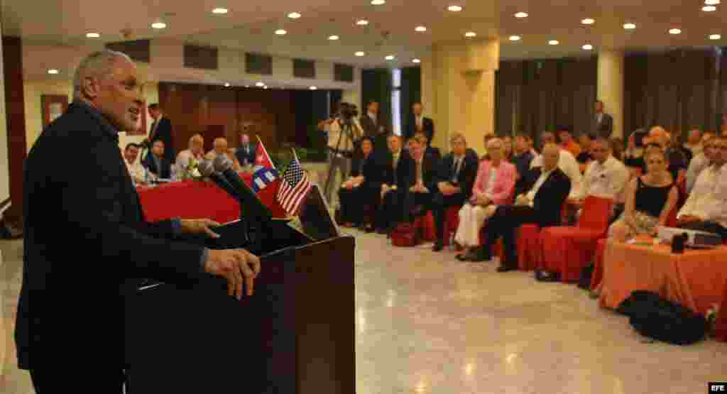 Mike Espy, quien fue secretario de Agricultura del Gobierno de Bill Clinton.