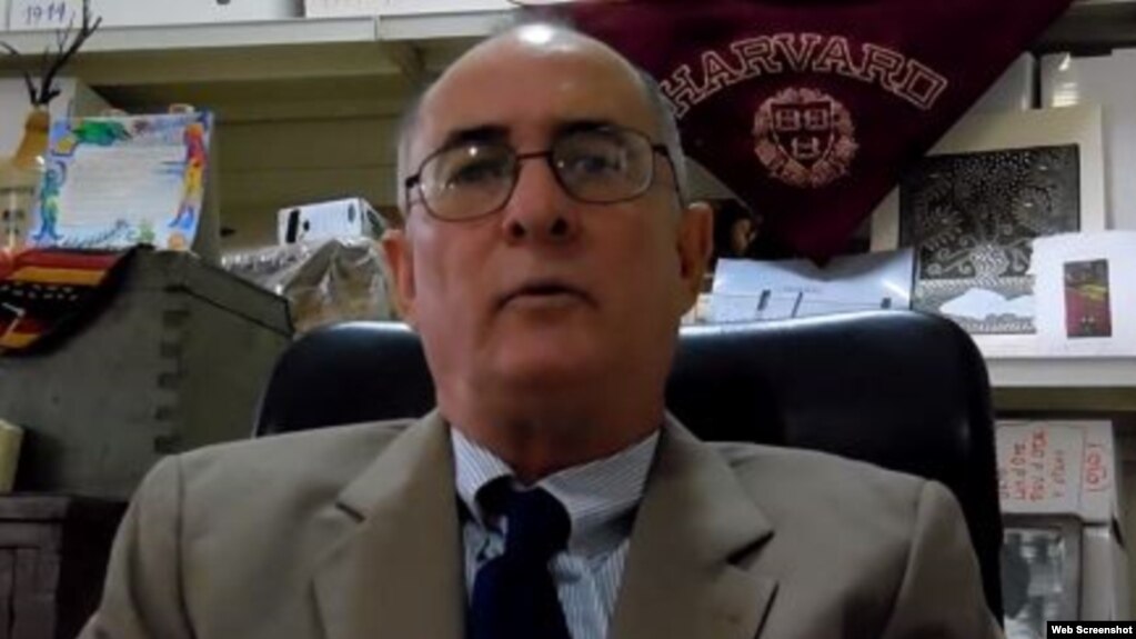 Roberto de Jesús Quiñones Haces, abogado y periodista independiente, en Guantánamo, donde reside (Foto: Archivo).