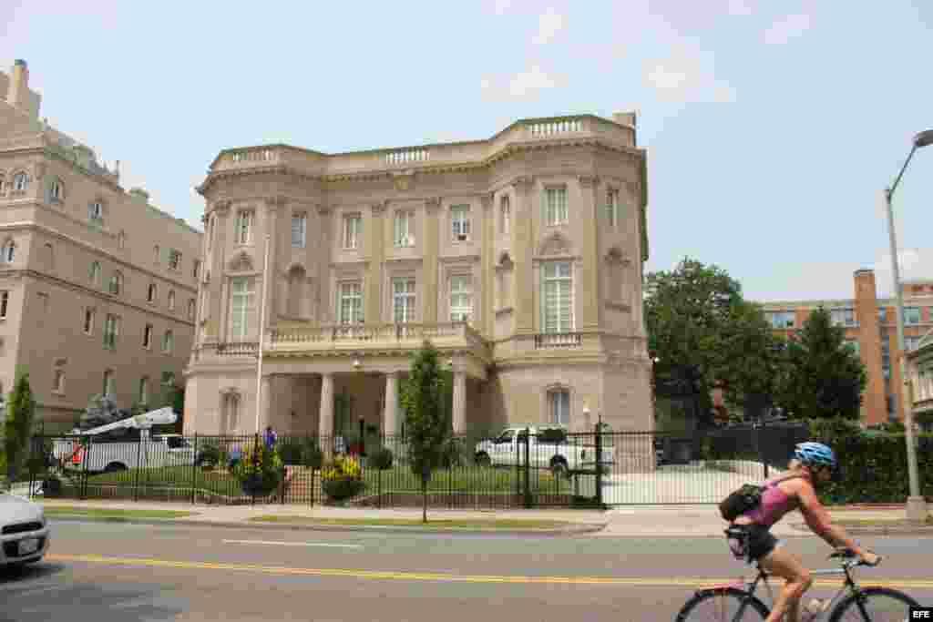 Vista de la Sección de Intereses de Cuba el miércoles 10 de junio de 2015, en Washington (Estados Unidos).