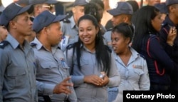 Oficiales y soldados de la PNR en Cuba.