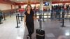 Luz Escobar en el Aeropuerto Internacional José Martí de La Habana. Tomado de @Luz_Cuba