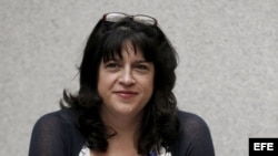 La escritora británica E. L. James en la presentación en Madrid de la novela "Cincuenta sombras de Grey".