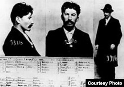 Ficha de Stalin por la policía rusa.