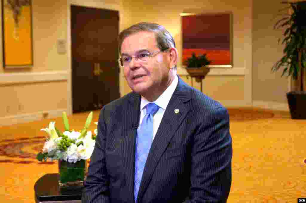 Bob Menéndez, Senador del estado de Nueva Jersey obtuvo su primera reelección.