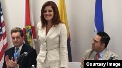 La vicepresidenta de Perú, Mercedes Aráoz, durante una conferencia en la Universidad Ana G. Méndez, en Miami.