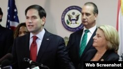 El senador Marco Rubio y los congresistas Ileana Ros-Lehtinen y Mario Díaz Balart respaldaron medidas contra régimen de Maduro.