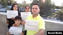 Una familia cubana pide ayuda con la campaña SOS Frontera.
