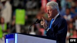 - El expresidente estadounidense Bill Clinton habla en el segundo día de la Convención Nacional Demócrata hoy, martes 26 de julio de 2016, en Filadelfia, Pennsylvania. 