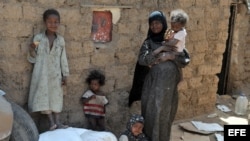 Familia yemení. Foto de archivo