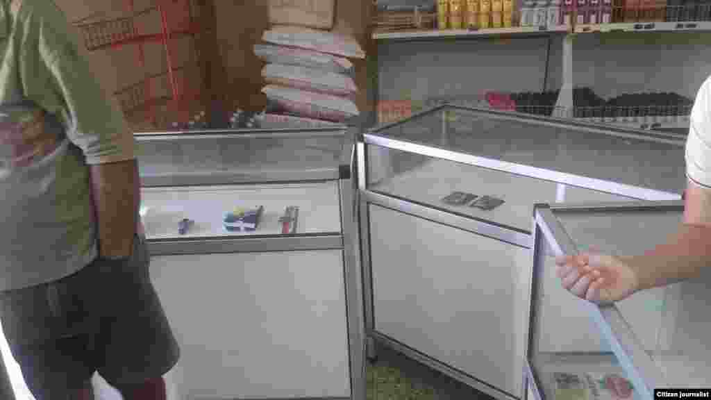 Reporta CUba desabastecimiento tiendas Habana Foto Angel Ivan Esteva