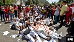 Protesta de las Damas de Blanco. Foto Archivo