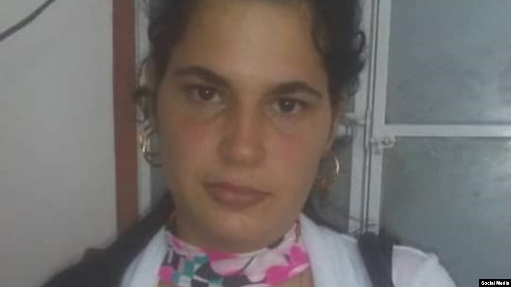 Sissi Abascal, de 23 años y miembro de las Damas de Blanco. (Facebook).