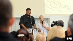  El reverendo estadounidense Jesse Jackson pronuncia un discurso durante un culto celebrado en el Centro Martin Luther King de La Habana. 