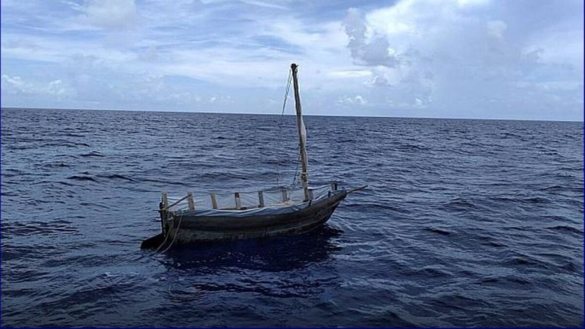 Tras seis días en el mar, balseros cubanos llegan a Hallandale Beach - Vimarsana News