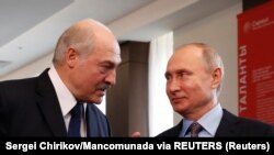 Vladimir Putin y Alexander Lukashenko. Foto: Sergei Chirikov/Mancomunada via REUTERS/Archivo.