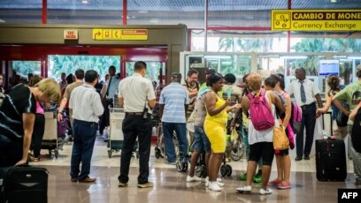 Las maletas de Estados Unidos a Cuba aumentaron de peso”