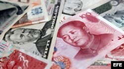 Yuan y dólares