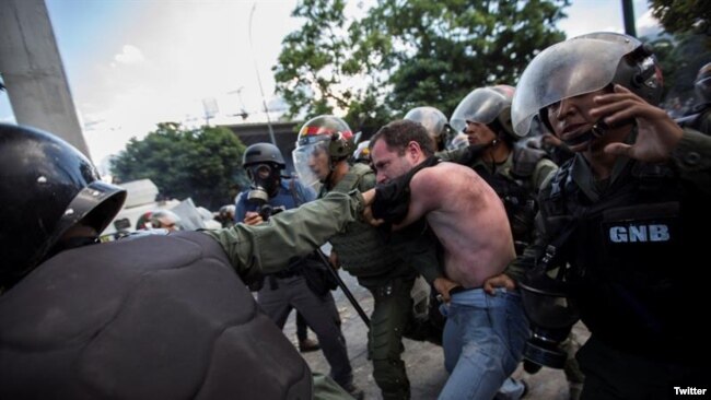 Resultado de imagen para La ONG Foro Penal Venezolano denunciÃ³ que hay 582 presos polÃ­ticos en el paÃ­s