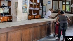 Una farmacia en La Habana.