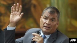 El expresidente de Ecuador, Rafael Correa, testificando en Guayaquil el 5 de febrero de 2018. (STR/AFP).