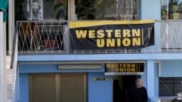 Oficina de Western Union en Cuba. (Foto Archivo AP Photo/Franklin Reyes)