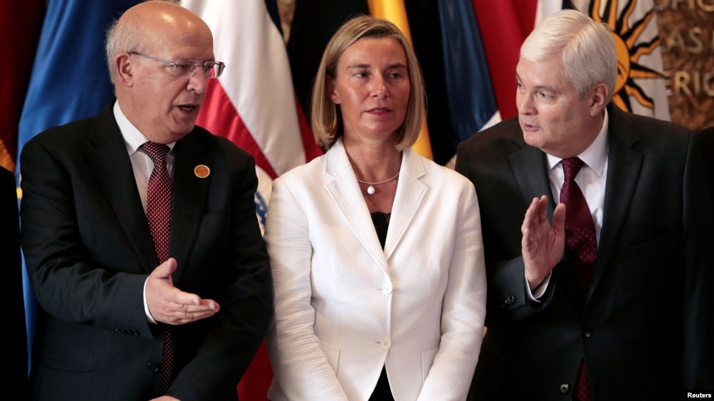 El canciller de Prtugal Augusto Santos Silva, la alta representante de la UE Federica Mogherini y el canciller de Costa Rica Manuel Ventura durante la reunión del grupo de contacto sobre Venezuela.