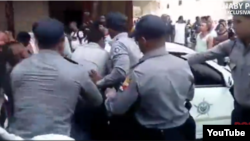 Redada policial en La Habana contra vendedores ambulantes.