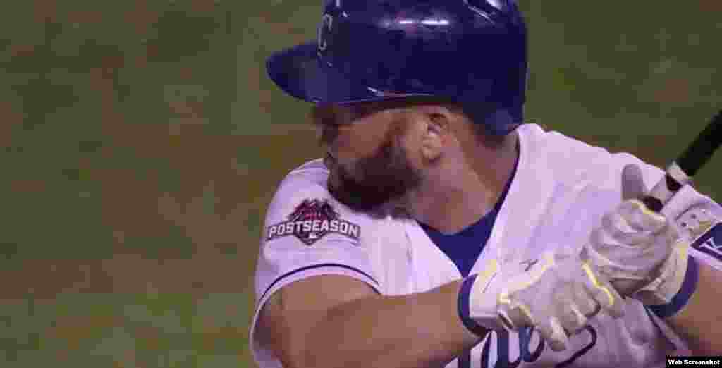 Kendrys Morales, el bateador designado de los Reales de Kansas City está atravesando por un buen momento. En la temporada regular bateó para .290 (165 incogibles en 569 turnos), con 106 carreras impulsadas, 81 anotadas y 22 jonrones. 