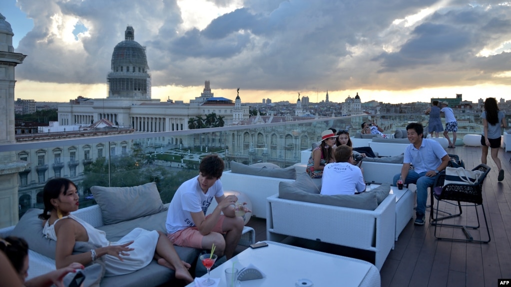 La Habana vista desde la azotea del hotel Gran Manzana, propiedad de Gaviota, empresa administrada por las fuerzas armadas de Cuba.
