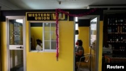Una oficina de Western Union en La Habana. REUTERS/Alexandre Meneghini