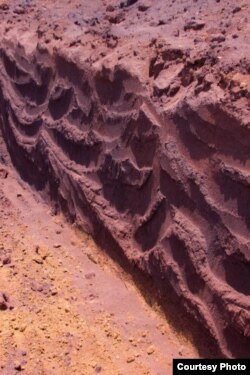 Este paisaje marciano no es obra de buscadores de oro, sino de la industria del níquel en Moa.