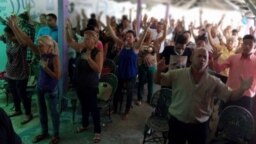 Evangelistas en Sancti Spíritus siguen el culto bajo la dirección del pastor Yasser Caraballoso. (Facebook)