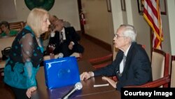 Ariel Remos durante un homenaje que se le hiciera en la Universidad de Miami, noviembre de 2011. Foto Wenceslao Cruz.