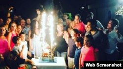 En julio pasado junto a María y otros familiares celebró su cumpleaños 24.