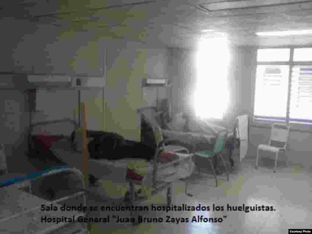 Huelguistas apoyan a Luis Enrique Lozada Igarza