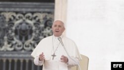 El Papa Francisco habla durante un encuentro en El Vaticano. Archivo.
