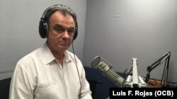 Ramón Saúl Sánchez, líder del Movimiento Democracia, en entrevista con Radio Televisión Martí. (Imagen de LFRojas).