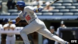 El jugador de los Dodgers Yasiel Puig, natural de Palmira, Cuba en acción ante los Yanquis de Nueva York.