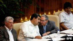 El primer secretario del Partido Comunista de Cuba (PCC), Raúl Castro (c-d); junto a los presidentes de Bolivia, Evo Morales(d); Venezuela, Nicolás Maduro (c-i) y el cubano, Miguel Díaz-Canel (i),en el Foro de Sao Paulo. 17 julio de 2018.
