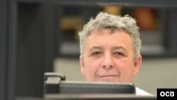Armando de Armas, escritor cubano radicado en Miami, donde trabaja de periodista en Radio Martí.