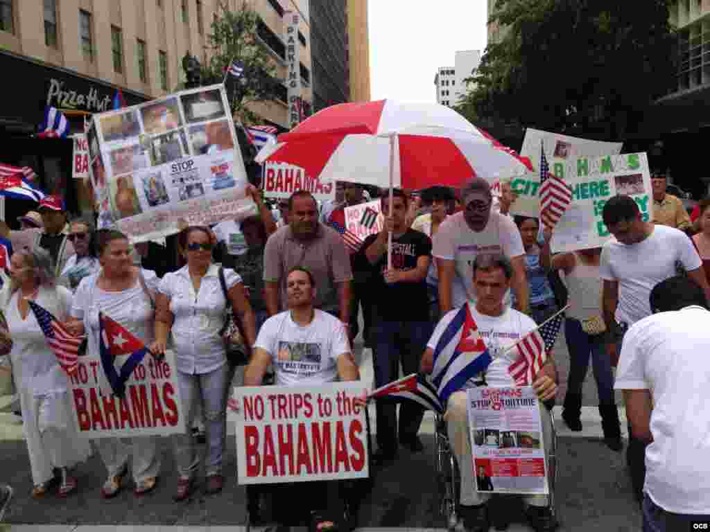 Cubanos en Miami reclaman a Bahamas fin de maltratos a indocumentados. Foto: Ricardo Quintana