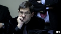 Comparecencia de Schoklender en el parlamento