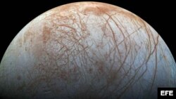 La agencia espacial enviará una sonda con nueve instrumentos para investigar la misteriosa superficie del satélite de Júpiter.