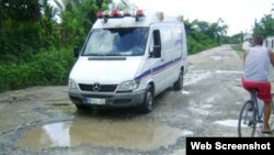 Las ambulancias son vitales para garantizar asistencia médica de urgencia a pacientes cubanos. (Foto Archivo)