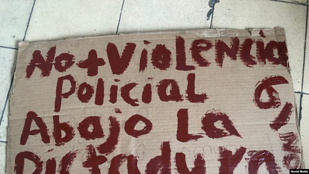 Un cartel contra la violencia policial en Cuba, publicado en Facebook por el artista Luis Manuel Otero Alcántara, del Movimiento San Isidro.