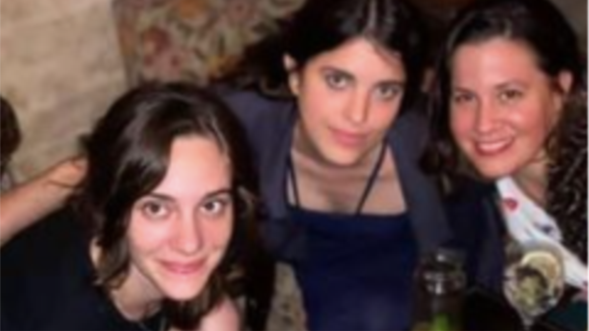 "Ellos no ven tortura ni abuso en lo que hacen, pero nosotras la estamos padeciendo a cada minuto"; cubanas bajo arresto domiciliario - Vimarsana News