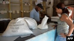 Comprando azúcar exportada de Francia en Cuba
