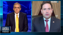 El presentador de Mega TV Oscar Haza entrevistó al senador Marco Rubio. 